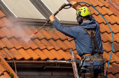 Démoussage et hydrofuge de toiture à Roupeldange